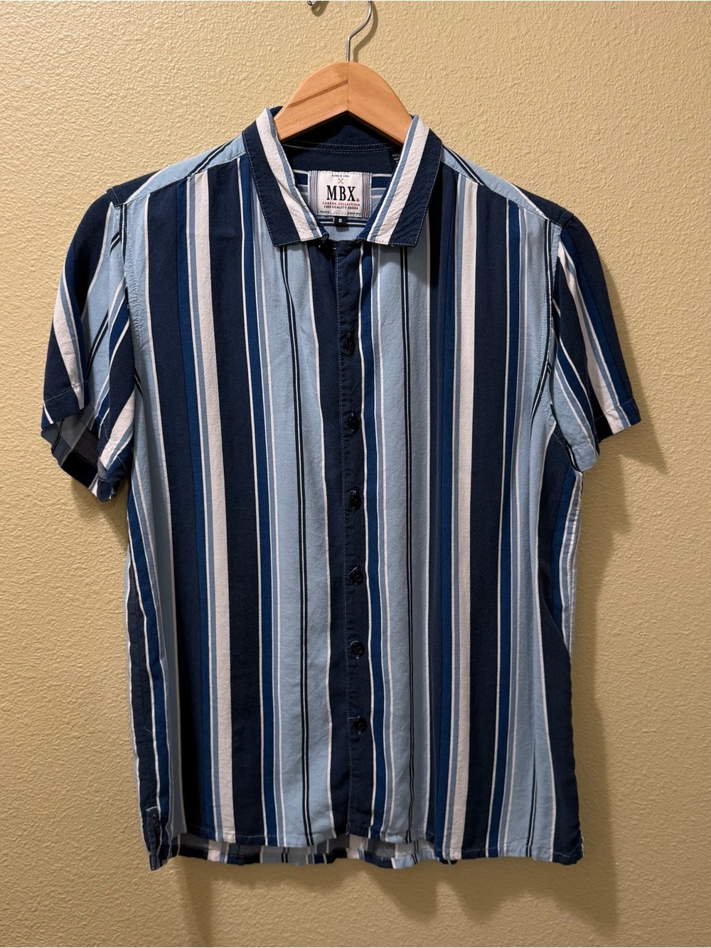 Men’s Small MBX Multicolor Blue White Striped Short Sleeve Button Up Shirt